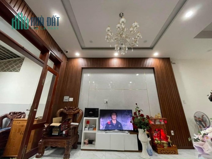 BÁN NHÀ RỘNG 5M - ĐÚC 4 TẤM - 5PN - SÂN OTO - SAU CHỢ BÌNH TRIỆU - HXH - 85M2 - NHÍCH 6 TỶ