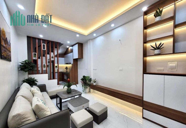 Cần bán nhà hộ khẩu Phường 14, Quận 10, hẻm xe hơi thông, 4 tầng nhỉnh 5 tỷ