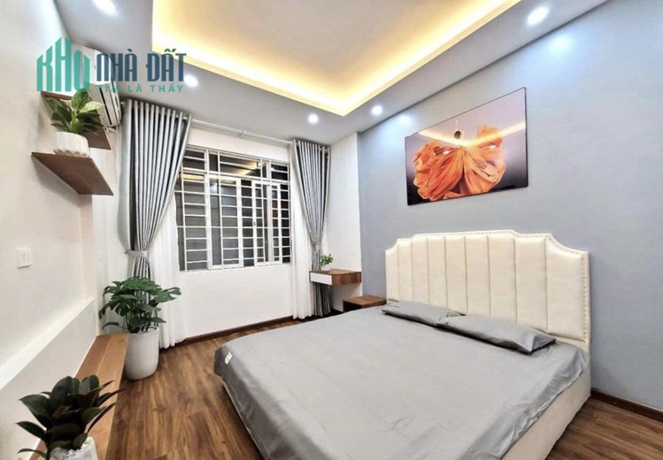 Cần bán nhà hộ khẩu Phường 14, Quận 10, hẻm xe hơi thông, 4 tầng nhỉnh 5 tỷ