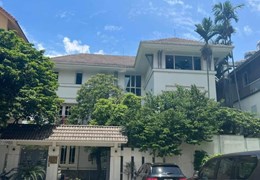 Biệt thự 4 tầng phố Liễu Giai, diện tích 230m2, mặt tiền siêu khủng oto đỗ ngày đêm quận Ba Đình