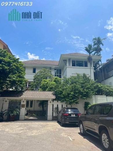 Biệt thự 4 tầng phố Liễu Giai, diện tích 230m2, mặt tiền siêu khủng oto đỗ ngày đêm quận Ba Đình