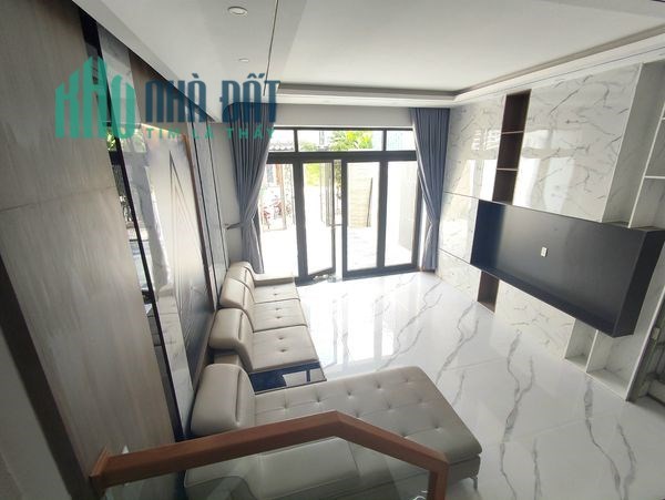 Bán nhà 3 tầng 1 tum Siêu VIP đường HỒ TRUNG LƯỢNG, Hoà Xuân