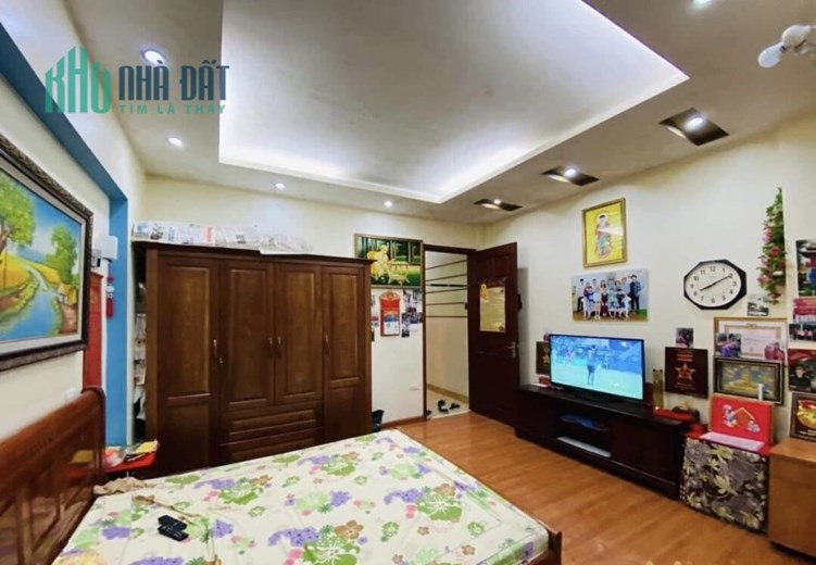 Cực hiếm Lạc Long Quân P5 Quận 11- 4 tầng 50m2- ô tô 5m kinh doanh, 7 tỷ 2