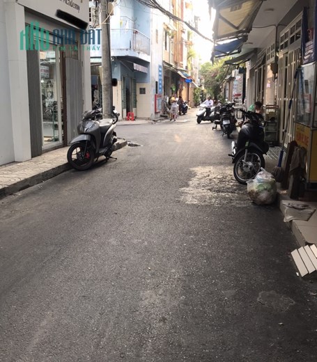 Cực hiếm Lạc Long Quân P5 Quận 11- 4 tầng 50m2- ô tô 5m kinh doanh, 7 tỷ 2