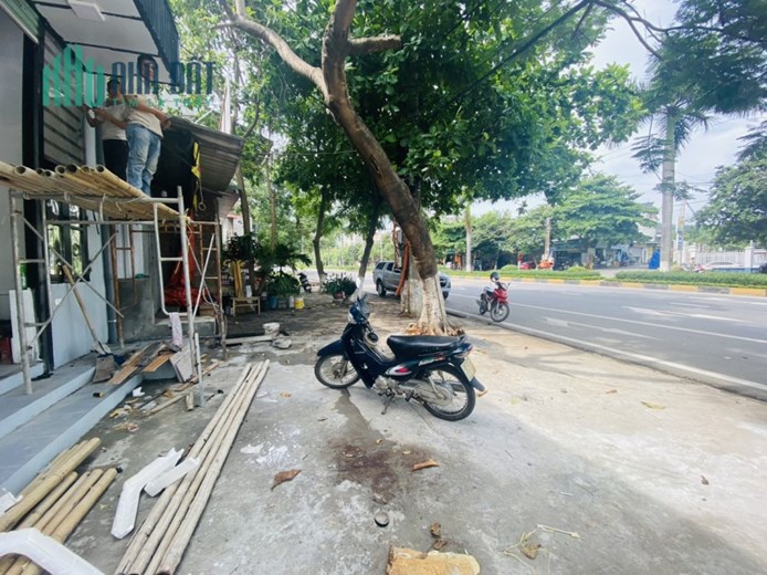 Cho thuê nhà kinh doanh mặt Nguyễn Tất Thành , khai Quang, Vĩnh Yên.