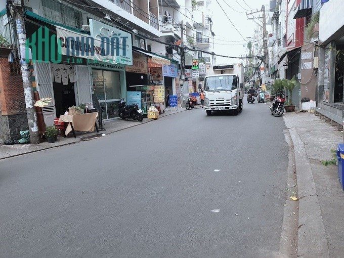 Bán mặt tiền KD Bùi Văn Thêm, P9, Phú Nhuận, 5 tầng, 8PN, mới.