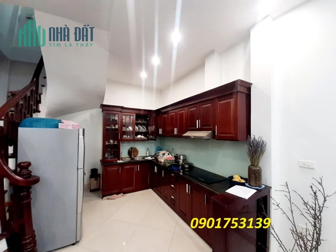 BÁN GẤP NHÀ ĐẸP KIM NGƯU - 70m - MT 5.5m - DÂN XÂY - TT SÁT PHỐ Ở NGAY - SỔ ĐẸP NHỈNH 4 TỶ