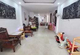 Cho thuê NNC đường Hưng Phú P8Q8. Giá 16 Triệu/tháng
