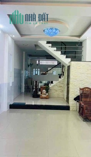 Cho thuê NNC mặt tiền đường nội bộ KDC Bông Sao P5Q8. Giá 18 triệu