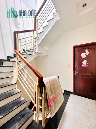 Bán Nhà Đường Xô Viết Nghệ Tĩnh, P17, Bình Thạnh, DT 60 m2 (4x15), 5 tầng, vào ở ngay, hiếm chỉ 6,5