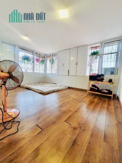 Chỉ 2,42 tỷ có ngay tập thể Ban Cơ Yếu Chính Phủ 100m2- lô góc - 3Pn nhà đẹp ở ngay