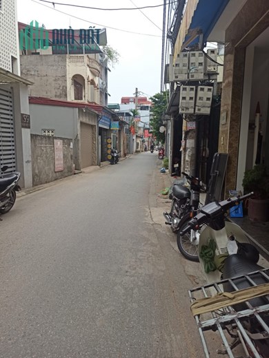 Bán nhà Ngọc Thuỵ, LÔ GÓC, oto tránh, view sông hồng chỉ nhỉnh 3 tỷ LH: 0936123469