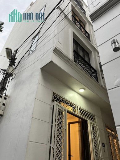 Chỉ 3 tỷ sở hữu nhà 5T Ngọc Thuỵ, gần oto, sổ đỏ, ở luôn. LH: 0936123469