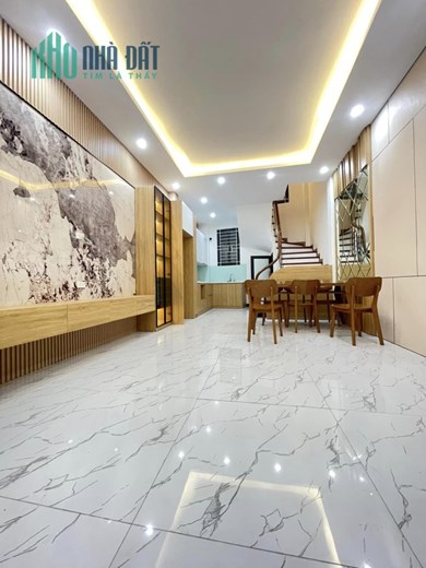 Bán Gấp Nhà Siêu Đẹp Gần Hồ Sát OTo Tránh Dừng Đỗ 40m 5 Tầng Xây Mới Giá Nhỉnh 5 Tỷ Trung Tâm Đống