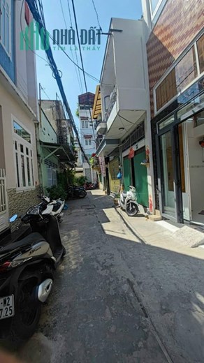 NHÀ LẠC LONG QUÂN Q11 GẦN ĐẦM SEN- NHÀ MỚI 4 TẦNG- HẺM THÔNG.