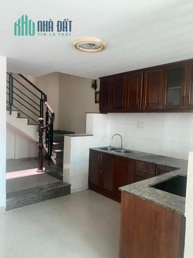Nhà Quận 3, Võ Văn Tần, HXH 1 trục, 35m2, 5 tầng kiên cố, SHR