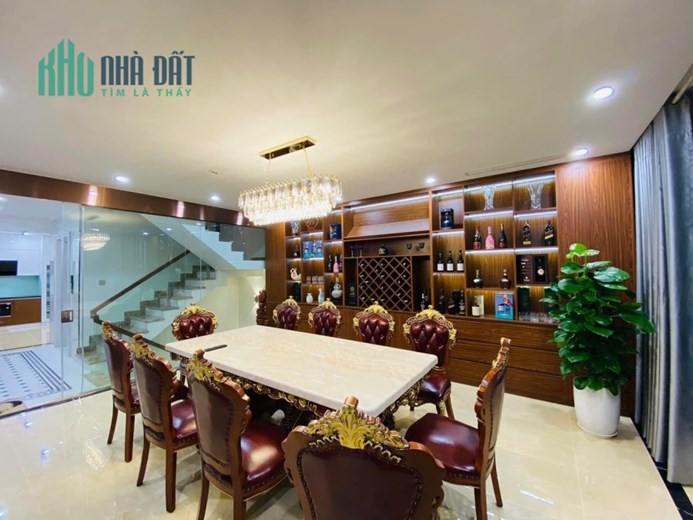 Nhà đẹp như tranh, hộ khẩu phố Văn Cao, 88m2, 8 tầng, gara ô tô 7 chỗ, nở hậu, chính chủ 17 tỷ