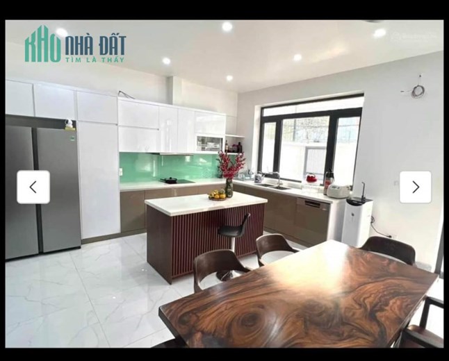 BIỆT THỰ NHÀ VƯỜN TÂY HỒ, 2 THOÁNG - VỈA HÈ - Ô TÔ TRÁNH DỪNG ĐỖ NGÀY ĐÊM - KINH DOANH . Diện tích