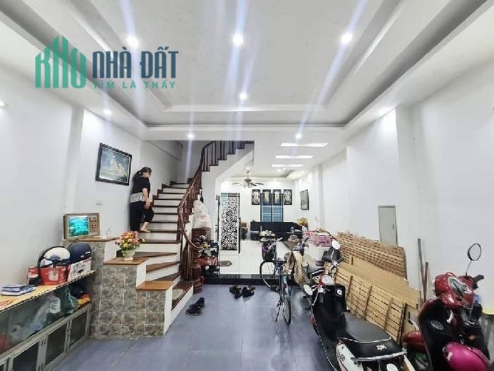 BÁN NHÀ NGÃ TƯ SỞ, THANH XUÂN, 35M2 4T MT4M, GIÁ 3.5 TỶ