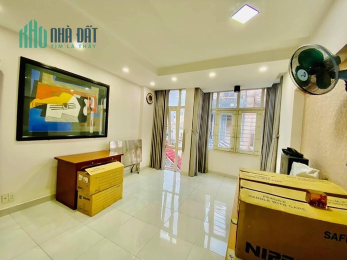 bán gấp nhà Vườn Lài quận tân Phú h5m 4.1 x 22m x 2T chỉ 5.5 tỷ còn TL
