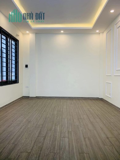 CHÍNH CHỦ BÁ-N NHÀ NGỌC HÀ - HÀNG HIẾM, 5T MỚI CỨNG ,GẦN Ô TÔ. CẠNH HỒ ĐIỀU HOÀ.