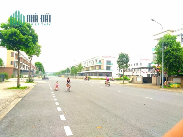 Cho thuê nhà Nhà phố thương mại đường 26m tại KĐT Centa Vsip Tp Từ Sơn. Chỉ 11 tr/tháng.