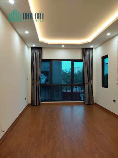 Chính chủ nhờ bán nhà 279 Đội Cấn thông sang Hoàng Hoa Thám 35m2 x 6 T thang máy 4,55 tỷ