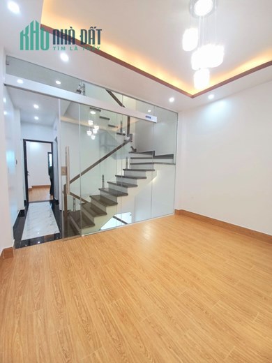 Nhà giá tốt 4 tầng mới xây độc lập chỉ cách tuyến đường Hồ Sen mới 30m giá 3tỷ720 có thỏa thuận