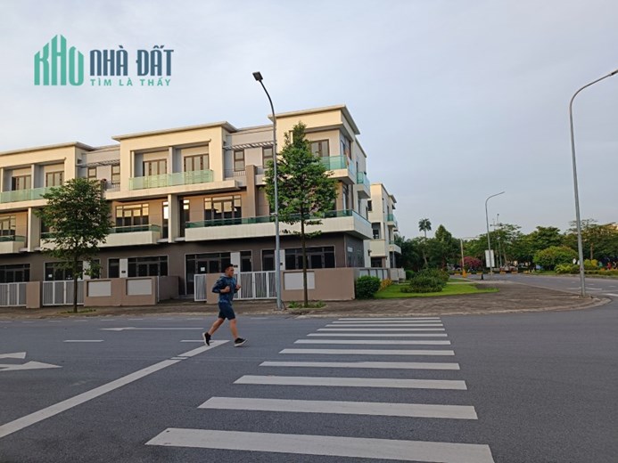 HÓT HÓT HÓT lời ngay khi mua nhà phố giá đáy thị trường Centa Vsip.