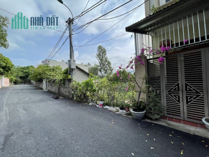 Bán lô trục chính xóm Gẩy, Định Trung, Vĩnh yên, Vĩnh Phúc 100m2, giá: 1,6 tỷ.Liên hệ: 0986.454.393