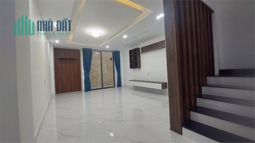 Gấp bán nhà đường Lê Quang Định Bình Thạnh ,50m2 ngang 5m chỉ nhỉnh 4Tỷ TL.