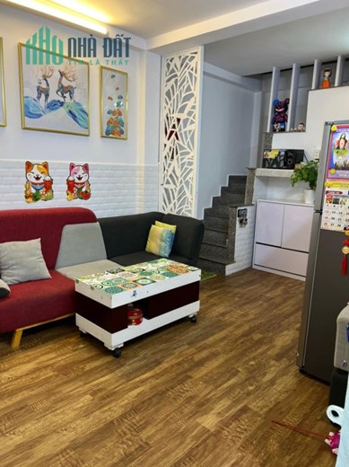 NHÀ HIẾM-VIP BÌNH THẠNH-HẺM XE HƠI-1 PHÚT SANG QUẬN 1-SÁT BÊN KHU ẨM THỰC PHAN XÍCH LONG-3 TẦNG