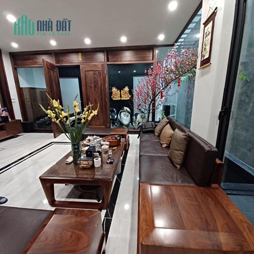Bán biệt thự liền kề Lạc Long Quân, DTXD 85m2 x 4 tầng thang máy, MT 5m, chỉ 29 tỷ.