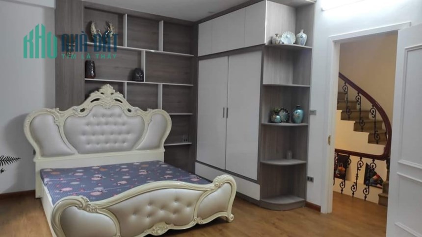 Bán nhà mặt phố Phan Phù Tiên, giao Cát Linh, kinh doanh, 40m2, 6 tầng, MT 6,5m, 16,5 tỷ