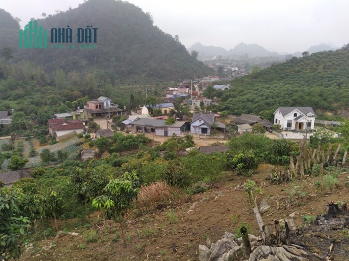 Chính chủ cần bán nhanh lô đất thuộc ngay ngã 3 TK Pa Khen 3, Thị trấn NT Mộc Châu, Huyện Mộc Châu,