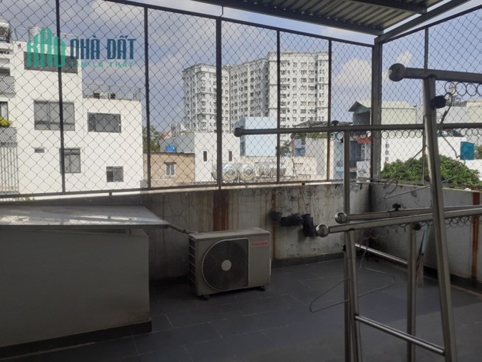 Nhà giá Ngộp HXH Chỉ hơn 4 tỷ, Nở hậu 4.6x13M, 3 tầng Đúc BTCT