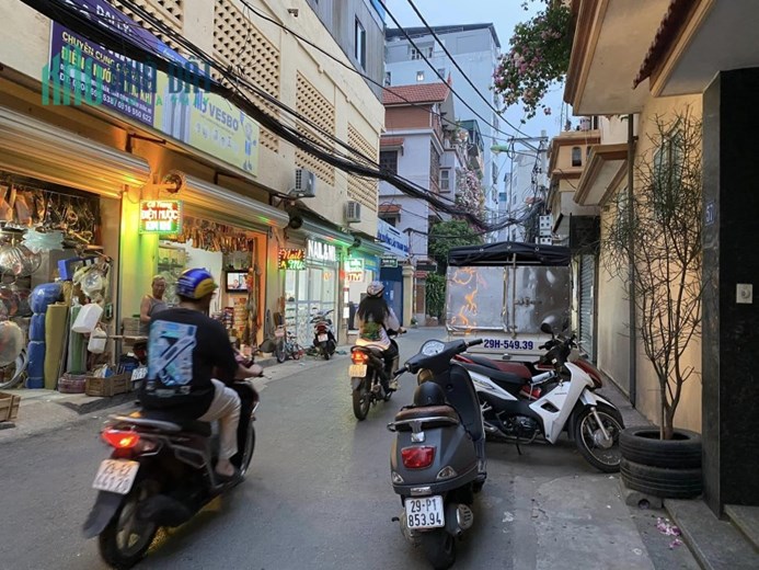 Chính chủ nhờ bán, Căn nhà mặt ngõ Giáp Nhất oto tránh nhau 68m² nhà 5 tầng giá chào 7 tỷ