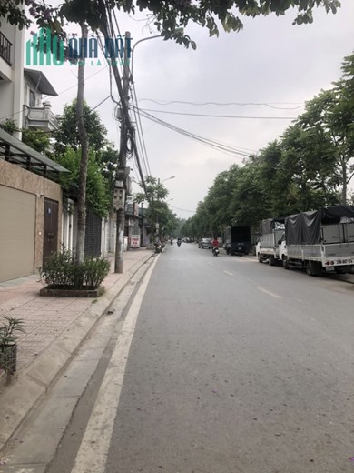 Bán đất Thạch Cầu, Ô tô vào đất, 40 m2, MT 5 m, chỉ nhĩnh 2 tỷ.