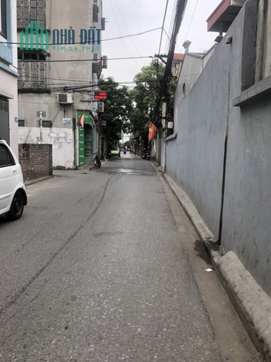 Bán đất Thạch Cầu, Ô tô vào đất, 40 m2, MT 5 m, chỉ nhĩnh 2 tỷ.