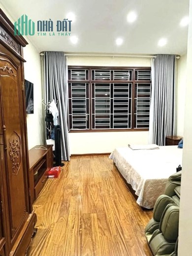 Nhà bán gần Yên Lạc, đẹp rực rỡ, ngõ thông gần ô tô, DT45m2, giá 3.9 tỷ.