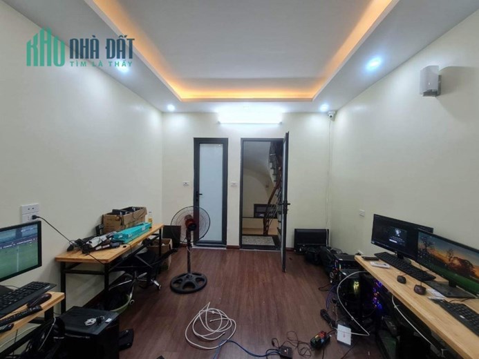 Bán nhà Đường Bưởi,1 nhà là ra phố,ngõ thông xe ba gác chạy qua nhà,kinh doanh,30m,5tầng,mt:3,6m