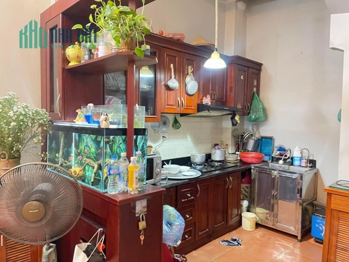 Bán nhà ngõ 189 Hoàng Hoa Thám,lô góc siêu thoáng,10m ra ô tô,33m2, 5tầng,mt:4m.
