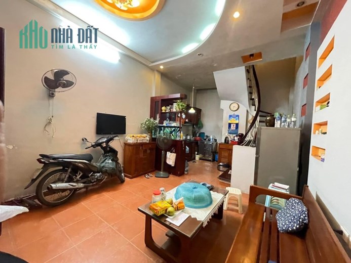 Bán nhà ngõ 189 Hoàng Hoa Thám,lô góc siêu thoáng,10m ra ô tô,33m2, 5tầng,mt:4m.