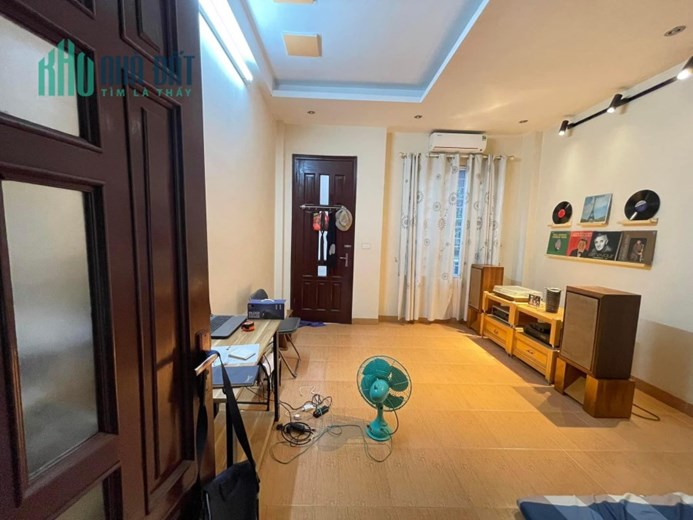 Bán nhà ngõ 189 Hoàng Hoa Thám,lô góc siêu thoáng,10m ra ô tô,33m2, 5tầng,mt:4m.