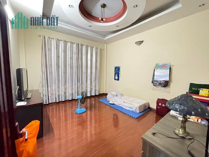 Bán nhà ngõ 189 Hoàng Hoa Thám,lô góc siêu thoáng,10m ra ô tô,33m2, 5tầng,mt:4m.