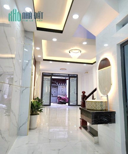 Nhà nở hậu 2 tầng xây mới hẻm 314 Âu Dương Lân P3Q8. Giá 5,2 tỷ TL