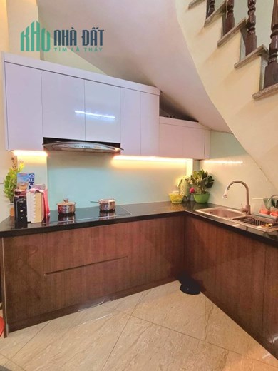 Nhà đẹp Hoàng Hoa Thám 35m 4 tầng 2.8 tỷ Lô Góc Full nội thất xách vali ở ngay