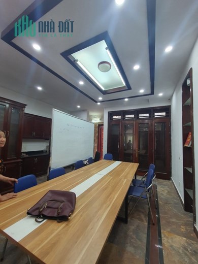 Cho thuê căn nhà tại đường Trần Phú ,Vĩnh Yên 100m2, giá: 14 triệu/ tháng.Liên hệ: 0986.454.393