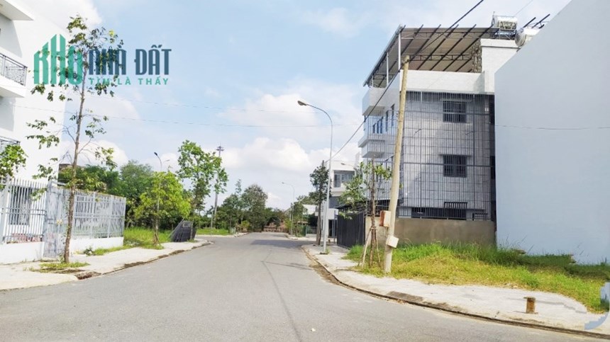 Chủ cần bán gấp ngay trong tháng đất full thổ lô góc ngã tư trục chính Tỉnh Lộ 10