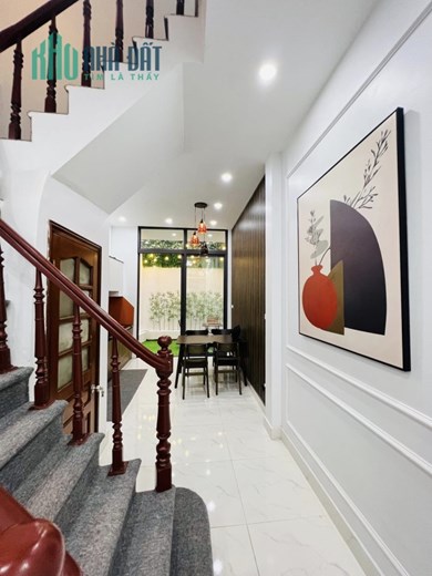 Bán nhà mới đẹp khu dân trí cao Đê La Thành Đống Đa 56m 4 tầng 5.2 tỷ